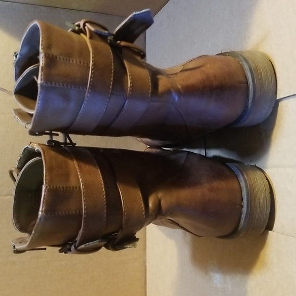 I.D. Required  boots sz 11m - Picture 4 of 6